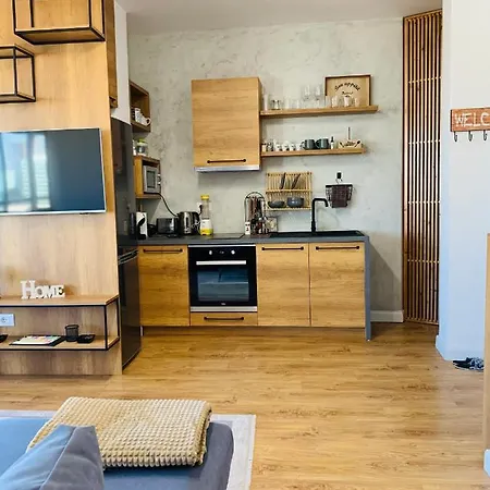 Skyline Retreat: 2 Stylish Penthouses Apartmán